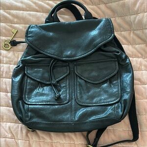 🖤🖤🖤 Fossil Black Leather Backpack with Sophisticated Design NWOT